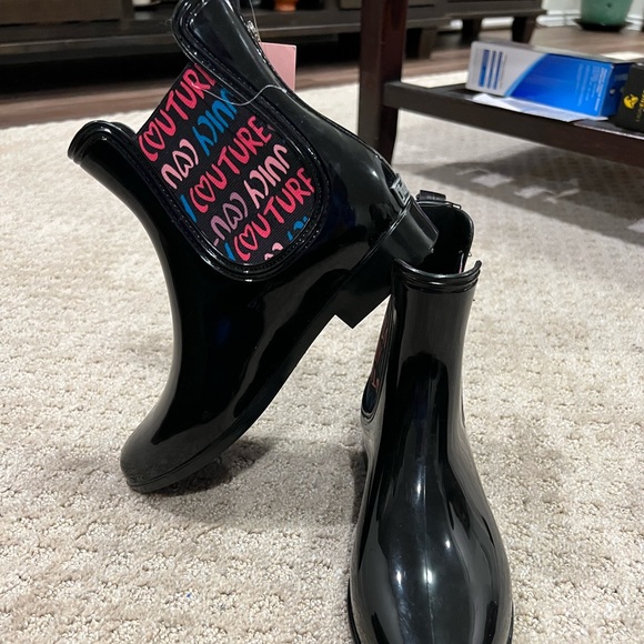New JUICY COUTURE Romance Black Heart Graffiti MultiColor Rain Boots - Picture 2 of 16